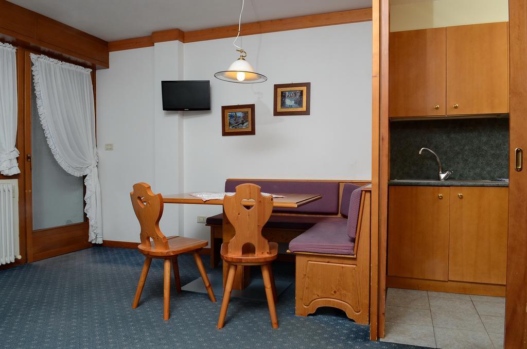 Ski Residence San Martino Di Castrozza Szoba fotó